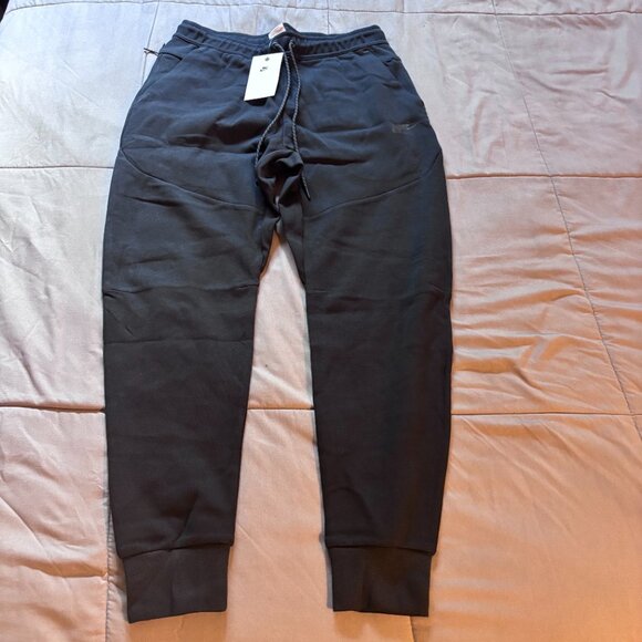 Nike Sportswear Tech Fleece Joggers Black - Picture 2 of 5
